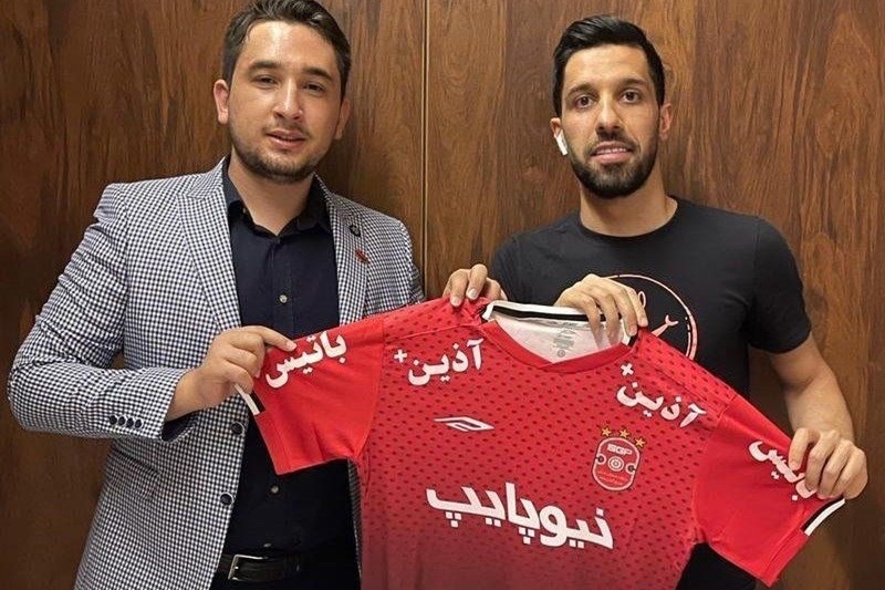 سنگ‌سفیدی قرارداد خود را با گیتی‌پسند تمدید کرد