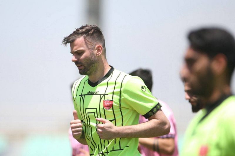 حل مشکلات دروازه‌بان کروات با پرسپولیس؛ رادو به تهران برمی‌گردد