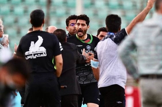 فریدونی: چرا برای رفتار مشابه گردان دستوری صادر نشد؟/شاید کمیته انضباطی و استیناف با هم مشکل دارند
