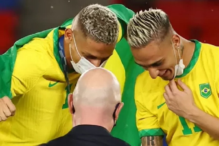 لقب عجیب ریچارلیسون برای رییس فیفا: کچل!