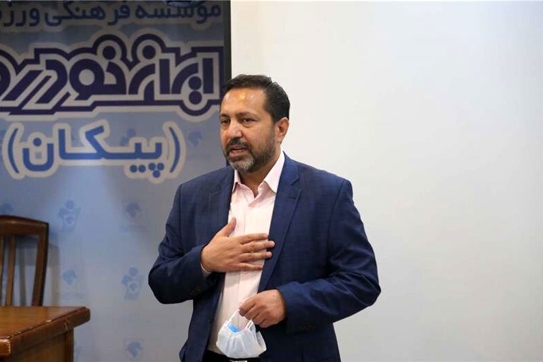 مدیرروستا: مطابق با برنامه سرمربی کار را پیش میبریم