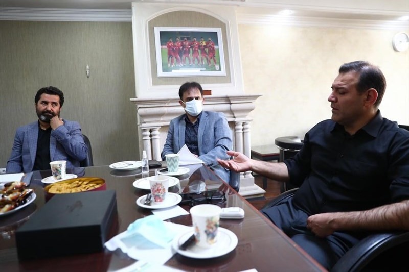 نشست عزیزی خادم با سرمربی تیم ملی فوتسال/ ناظمالشریعه: مبلغ قرارداد جدید کادر فنی پرداخت میشود