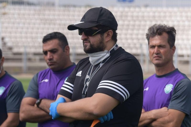 افاضلی: تیم امید تا چه زمانی منتظر جواب هامبورگ بماند؟/ فدراسیون و مهدویکیا تکلیف را روشن کنند