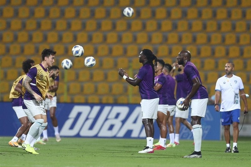 الهلال در غیاب ۱۲ بازیکن برای دیدار با پرسپولیس آماده میشود