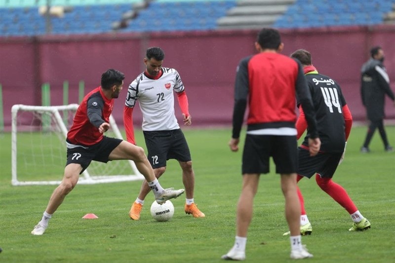 گزارش تمرین پرسپولیس| مرور تاکتیکهای بازی با گلگهر در زیر بارش باران