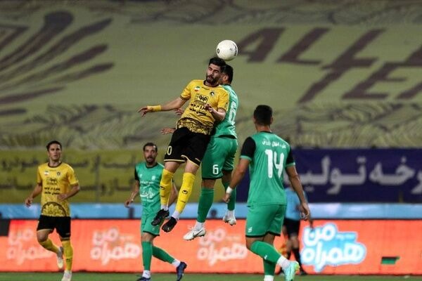 آرای انضباطی فدراسیون فوتبال؛ جریمه سرمربی ذوبآهن، بازیکن سپاهان و باشگاه پیکان