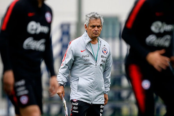 سرمربی تیم ملی شیلی در آستانه جانشینی کارلوس کیروش