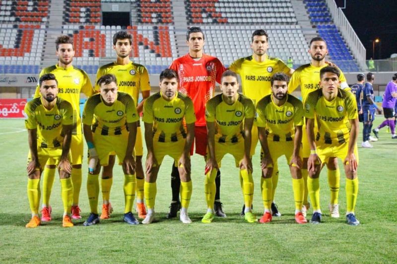 اتفاق عجیب در جم؛ خرابی اتوبوس کار دست نصرتی داد/ بلاتکلیفی اعضای تیم در گرمای شدید جم + تصاویر