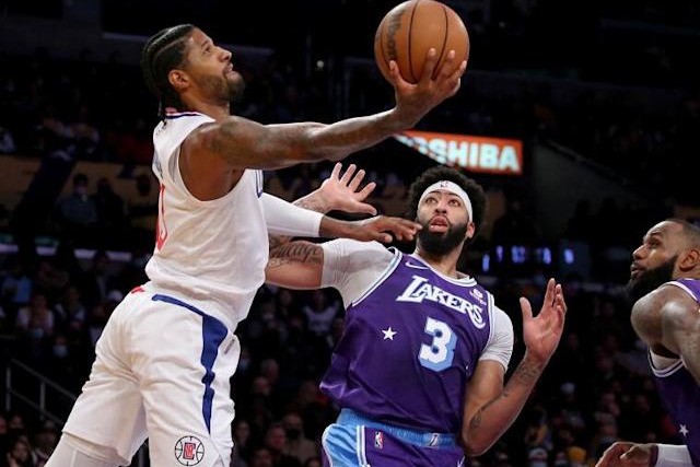 بسکتبال NBA| شکست جیمز در دربی لس آنجلس و پاره شدن نوار پیروزی‌های سانز به دست کری