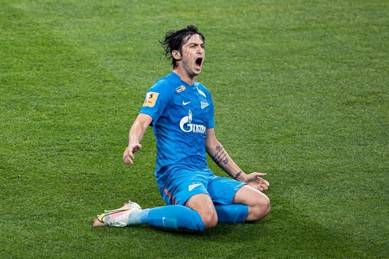 بوبنوف: زنیت با انتقال آزمون به بایرلورکوزن شکست نخورد