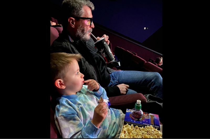 پست اینستاگرامی بامزه روی کین از سینما رفتن با نوهاش