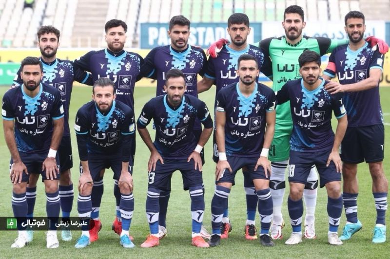 پیکان ۱۴۰۰ و جنجال ۶ تعویضه!