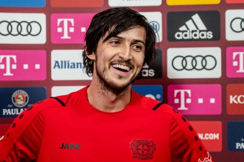 ملاقات خانم بازیگر با سردار آزمون/ هنرپیشهای که مهمان آزمون شد(عکس)