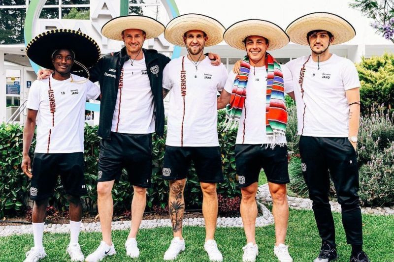 عکسی جالب از سردار آزمون با کلاه مکزیکی