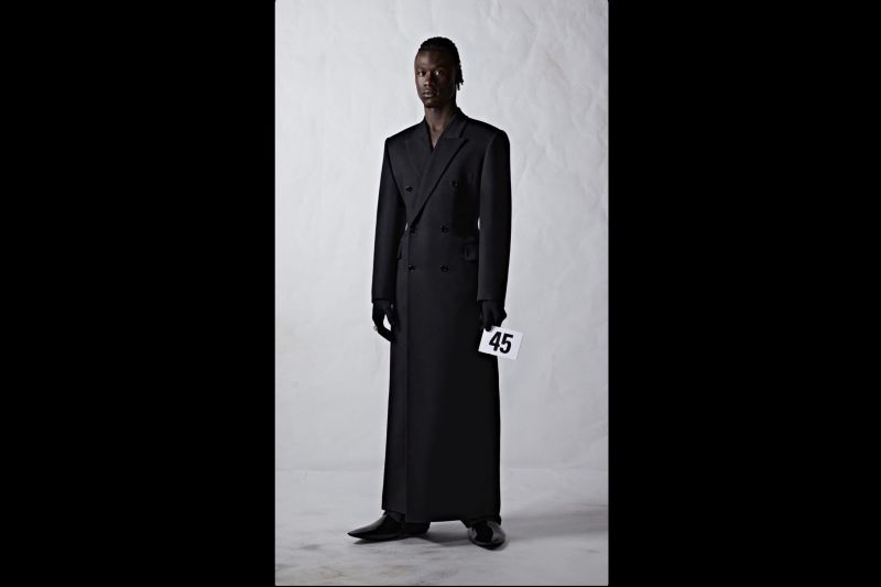 وایرال شدن تیپ عجیب هافبک جوان رئال مادرید