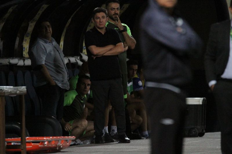 قلعهنویی: بازیکنان خوبی دارم و از این حیث آدم ثروتمندی هستم