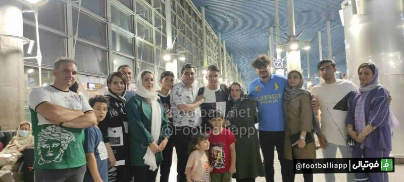 عکس؛ امیرحسین حسینزاده در فرودگاه برای ترک ایران به مقصد بلژیک