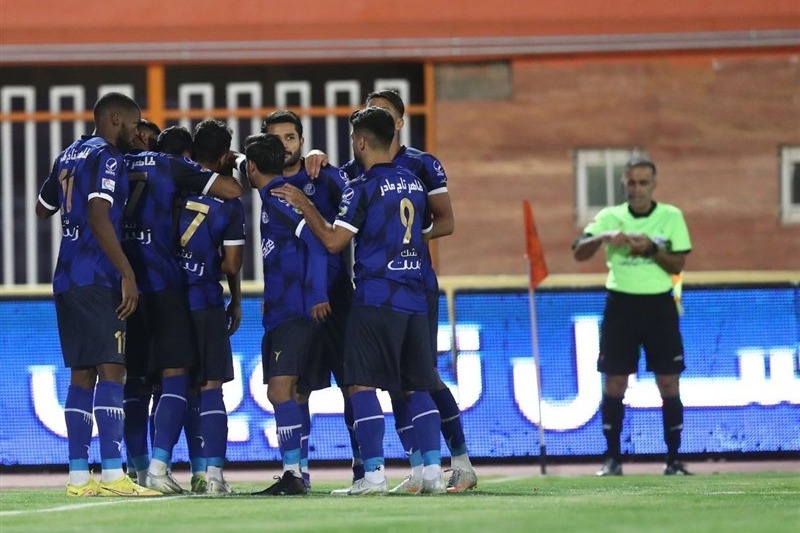 اکبری: امیدوارم سوپرجام پیش زمینهای برای قهرمانی استقلال در لیگ باشد/ تیم ملی تدارک ضعیفی داشت