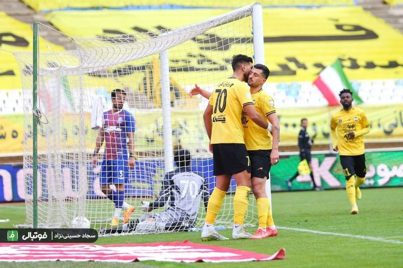 صعود آسان سپاهان با هتتریک مغانلو