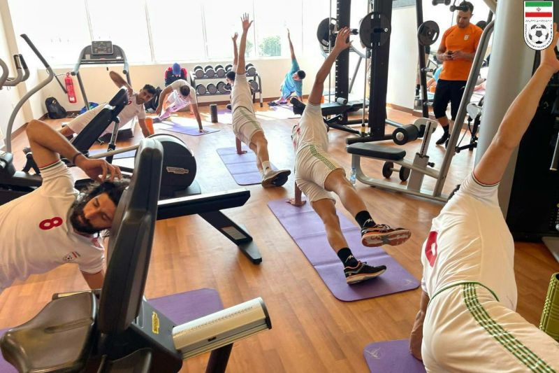 تمرین تیم ملی فوتبال ساحلی ایران در سالن بدنسازی هتل