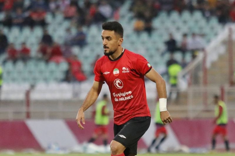 کنایه سنگین مدافع تراکتور: وقتی پنجره بسته بود کجا بودید!؟