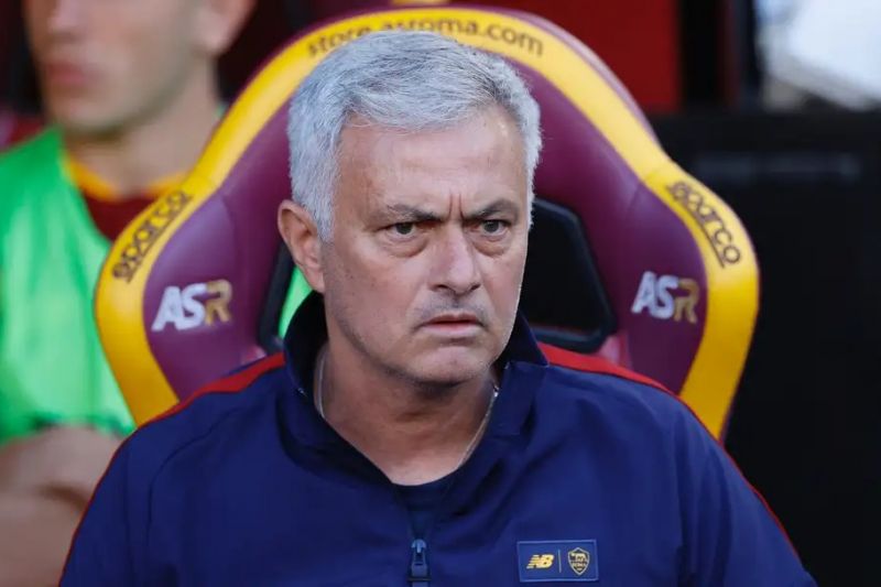 توتی: میتوانم مورینیو را از رفتن به پیاسجی منصرف کنم