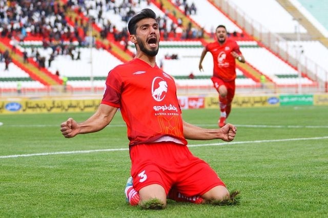 باکیفیتترین ضربات در تراکتور برای یک مدافع است!