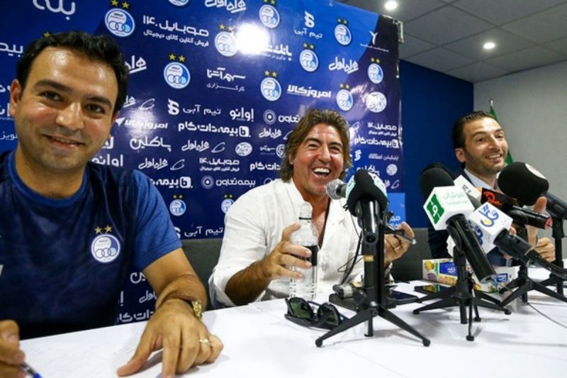 قرارداد 700 میلیون تومانی مترجمِ نیمهراه ساپینتو!