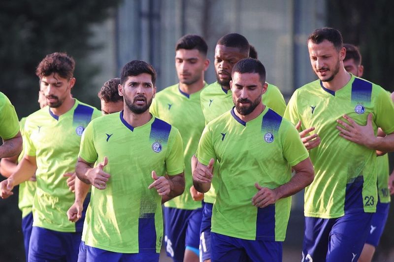 بازیکنان استقلال راهی ایفمارک میشوند