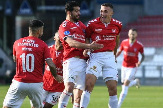 پیروزی وایله مقابل اودنسه در حضور 25 دقیقهای عزت اللهی