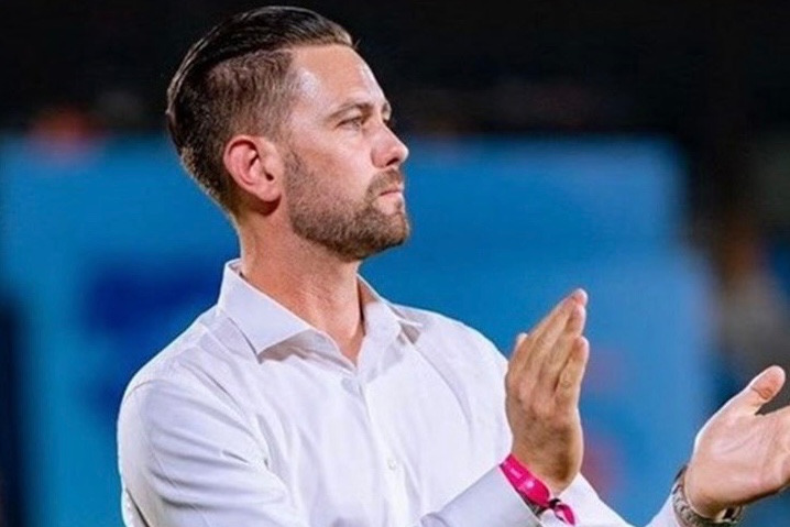 سرمربی مومبای سیتی: تضمینی نیست که نساجی چگونه بازی میکند/ شرایط متفاوتی با این تیم داریم