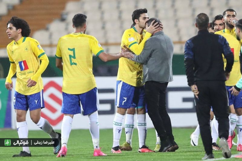 خشم هواداران نفت آبادان از بازیکنان عراقی تیم و پاسخ ویسی