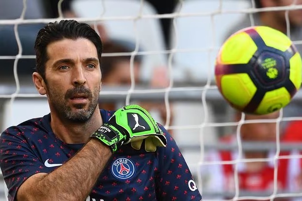 پیشنهاد جالب بوفون: ابعاد دروازه‌ها را بزرگ‌تر کنید!