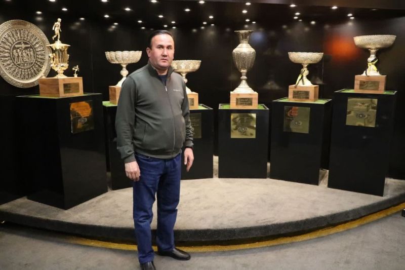 بازدید وزیر ورزش تاجیکستان از ورزشگاه نقشجهان