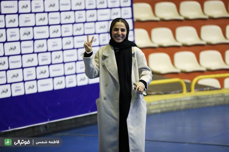 عکس نوشت/ پای بهترین گلزن فوتسال زنان به فینال لیگ والیبال باز شد
