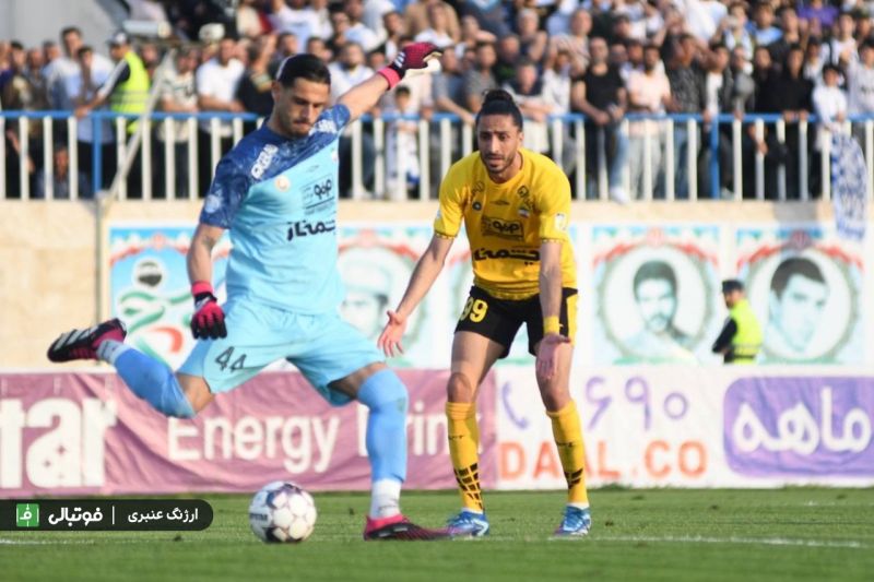 واکنش سیاوش یزدانی به شعارها علیه خود در انزلی (عکس)