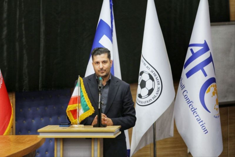مرادی: جامعه داوری پاک‌ترین جامعه فوتبالی خواهد بود/ امیدوارم همه داوران لایسنس VAR بگیرند