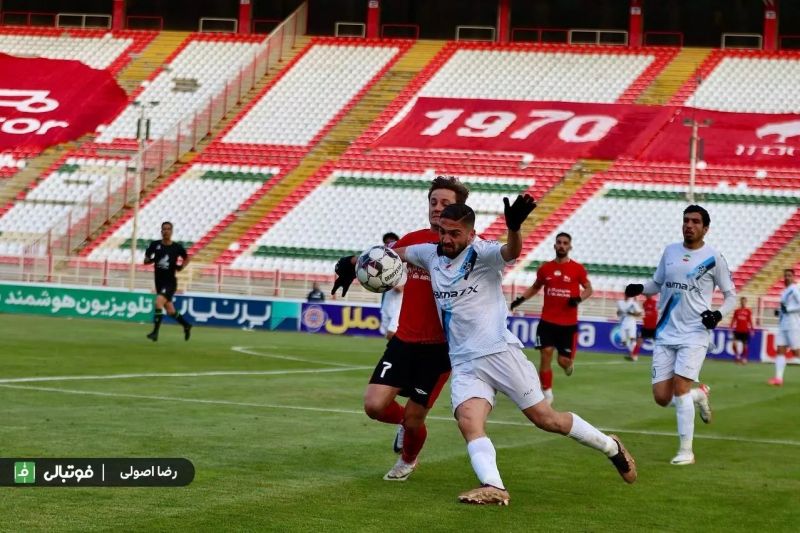 تراکتورِ گلنخور به پیکانِ گلنزن رسید؛ مهم، خیلی مهم