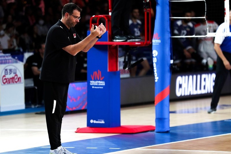 سرمربی والیبال ترکیه: ایران خیلی بد نبود!/ مطمئنم آنها پیشرفت خواهند کرد