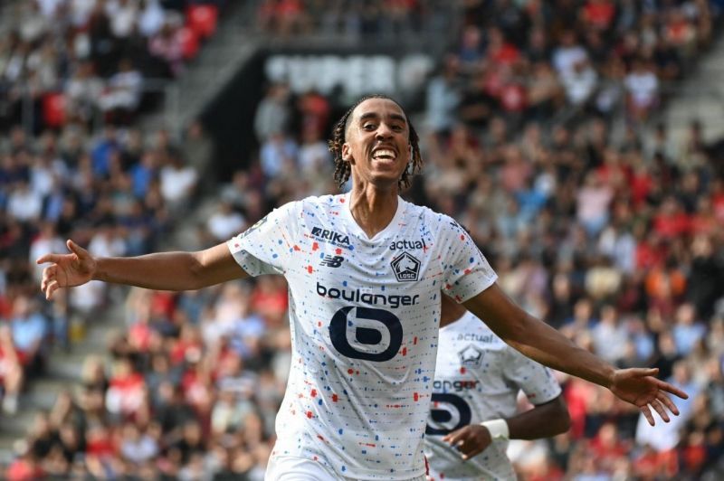 جنگ ادامه دار رئال مادرید و منچستریونایتد بر سر مدافع فرانسوی