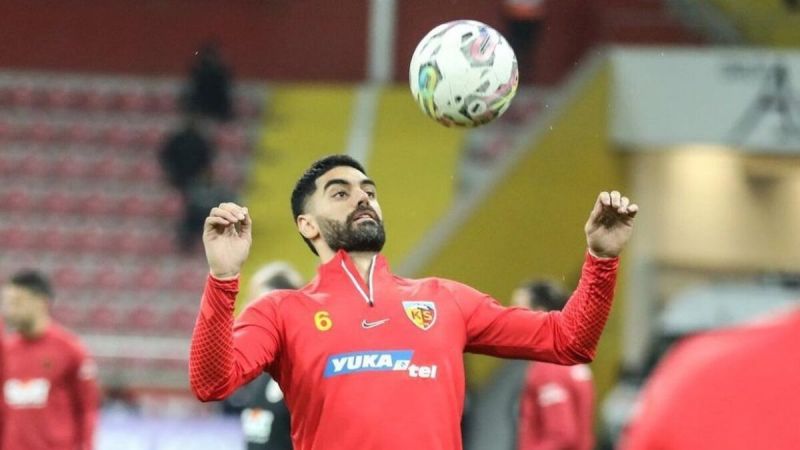 تایید دوباره خبر فوتبالی توسط باشگاه استقلال؛ علی کریمی نمیتواند به استقلال برگردد!