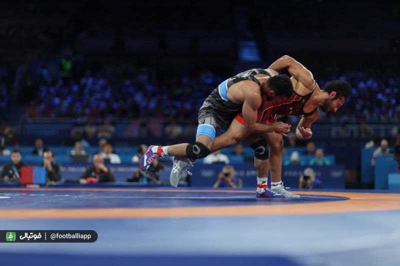 گزارش تصویری/ مبارزه حسن یزدانی با مایلز امینه در نیمه نهایی کشتی آزاد المپیک، ۱۸ مرداد ۱۴۰۳