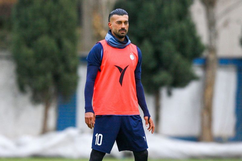 رامین رضاییان نیمکتنشین شد؛ تنبیه انضباطی یا تصمیم تاکتیکی؟