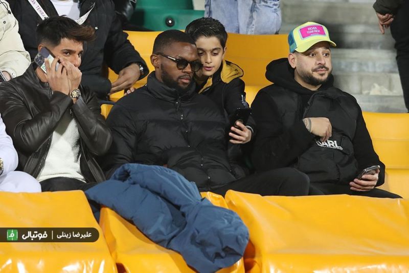 حضور کوین یامگا در ورزشگاه آزادی برای حمایت از استقلال