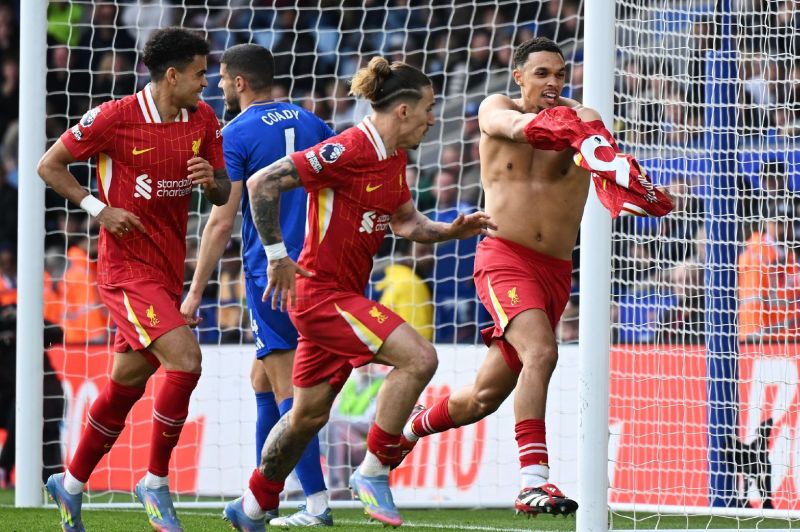 خوشحالی دیوانه وار آرنولد نشان دهنده شانس ماندن او در آنفیلد؟