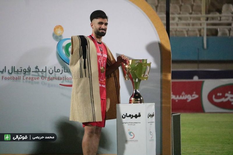 اتمام حجت زنوزی: آقاسی کوتاه نیاید، خارجی می‌خرم!