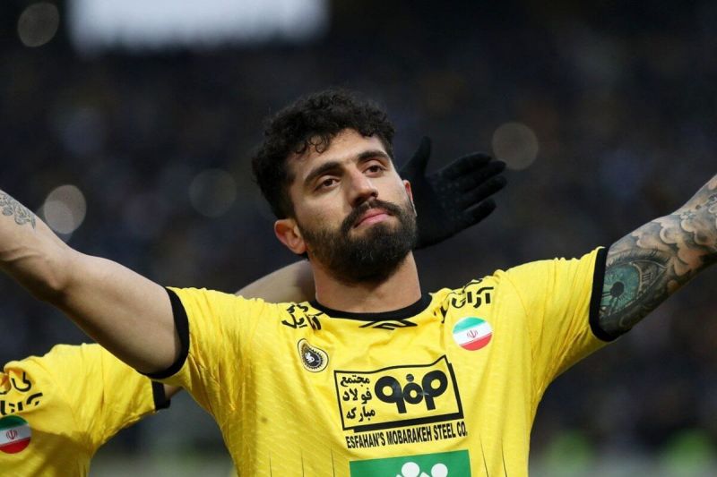 حمله شدیداللحن محمد دانشگر به مجری فوتبال برتر