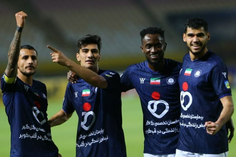 جلسه مدیران گل‌گهر با مدیران استقلال و پرسپولیس؛ پیشنهاد خارجی مانع بزرگ