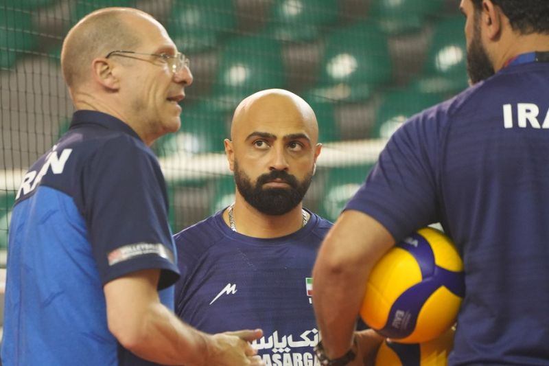 درخواست جالب پیاتزا از کمک‌هایش: به من فارسی یاد بدهید!