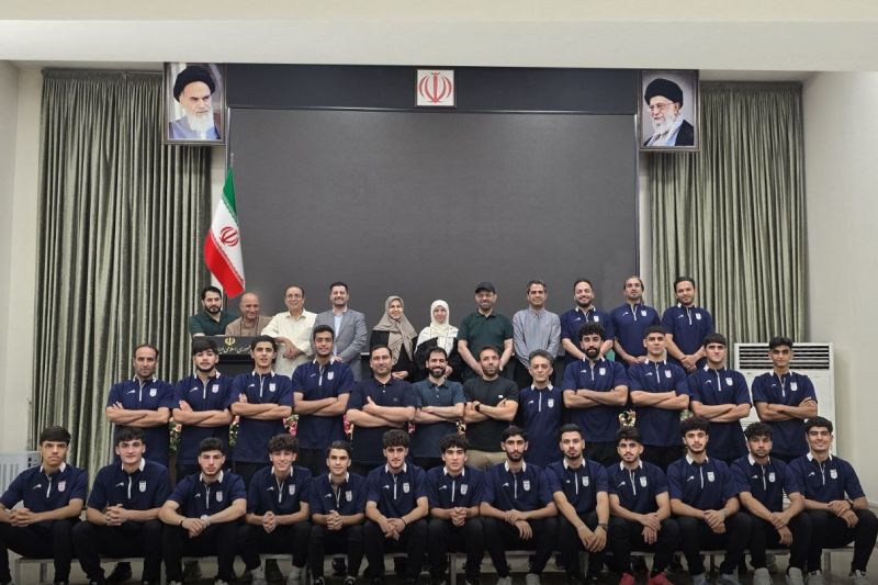 دیدار اعضای منتخب فوتبال باشگاهی زیر 20 سال ایران با سفیر در تاجیکستان